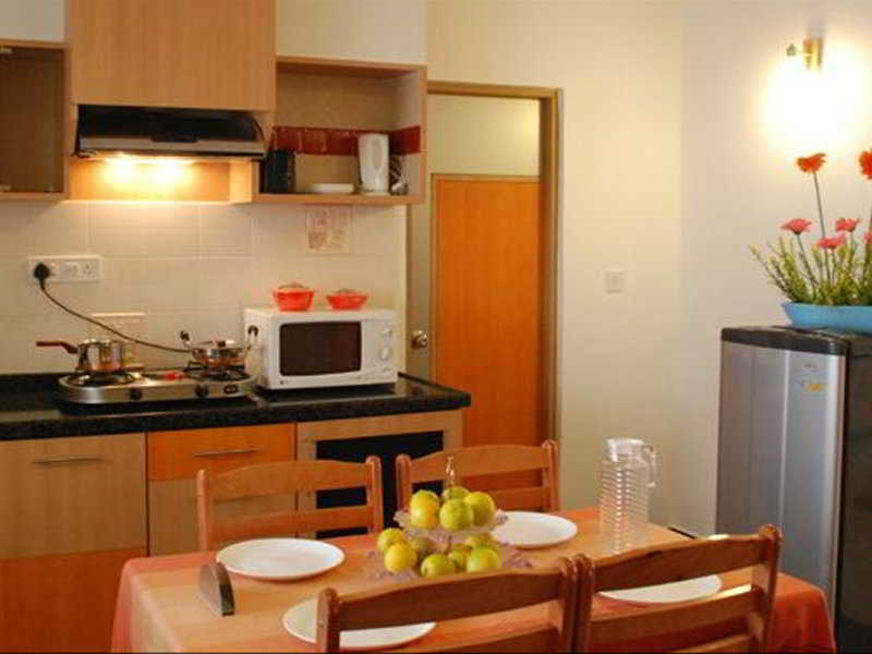 Treebo Edha Suites Koramangala Бангалор Экстерьер фото